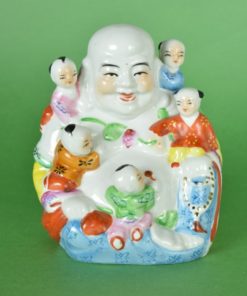 Lachende Boeddha met kinderen middelgroot