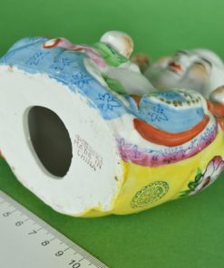 Lachende Boeddha met kinderen middelgroot