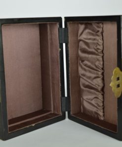 Lakdoos voor sieraden met speksteen decoratie