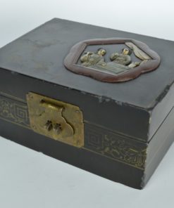 Lakdoos voor sieraden met speksteen decoratie