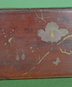 Lakdoos met vlinders en lotusbloem