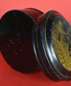 Blik rond met pagode en naaldboom -antiek