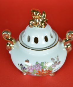 Wierook pot porselein met tempelleeuw foo dog
