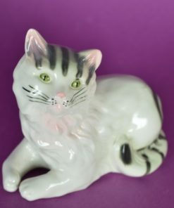 Witte poes met streepje - Lippelsdorf porselein