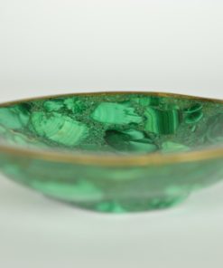 Schaaltje van malachiet met koperen rand