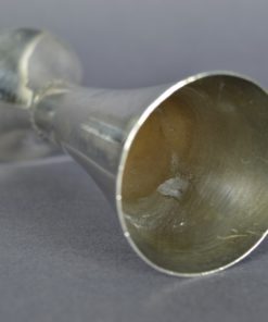 Verzilverd vaasje met parelrand