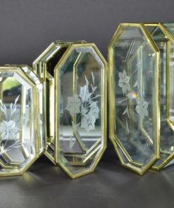 Drie doosjes van kristal met bloemen