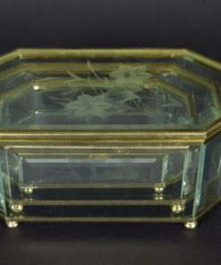 Drie doosjes van kristal met bloemen