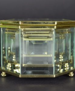 Drie doosjes van kristal met bloemen