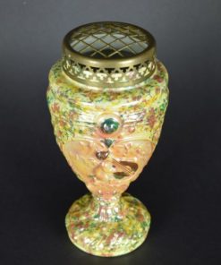 Vaas met bloemverdeler en opaline glazuur Jugendstil