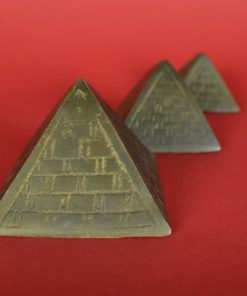 Drie Piramides van koper