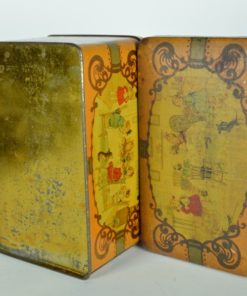 Blik met tekeningen naar Rie Cramer