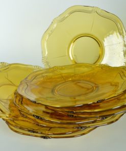 Glazen bordjes amberkleurig