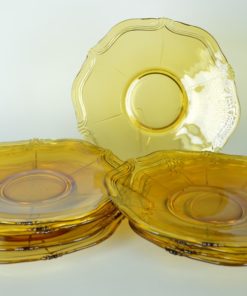 Glazen bordjes amberkleurig