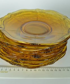 Glazen bordjes amberkleurig