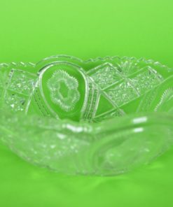 Glazen schaal met feestelijke patronen