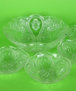 Glazen schaal met feestelijke patronen