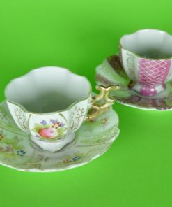 Set van 2 romantische mini kop en schotels - porselein