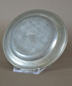 Antiek bordje van tin - met keurmerken