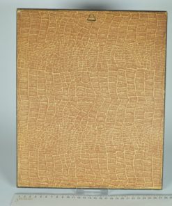 Borduurwerk van man in jagerskleding met pijp