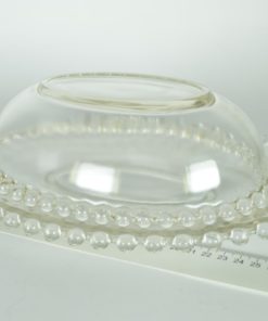 Ovale schaal en schotel met glazen parelrand van kleurloos glas