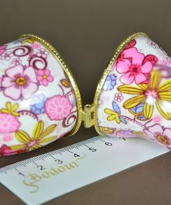 Matroesjka met roze bloemen - doosje van porselein