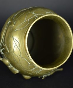 Vaas met vliegende draken van koper