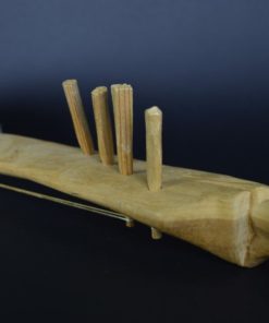 Snaarinstrument met aap - kalebas, hout en dierenhuid
