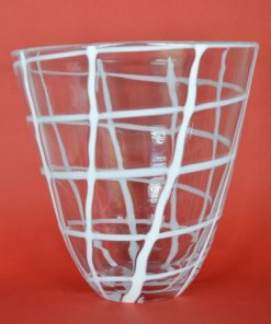 Vaas kleurloos glas met witte kabels