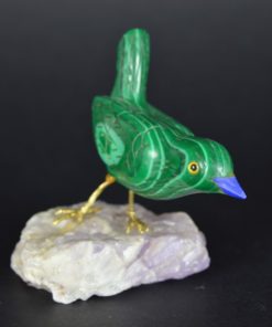 Vogeltje van malachiet op amethist