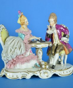 Schaakspelend stelletje van Porselein Alka Dresden - Schachspiel