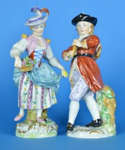 Figuren, man en vrouw met bloemen -Dresden Porselein