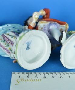 Figuren, man en vrouw met bloemen -Dresden Porselein