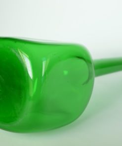 Groen glazen vaas met lange hals - made in Italy