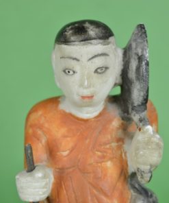 Boeddhistische monnik met wandelstok - marmer