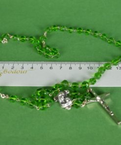 Rozenkrans van geslepen groen glas