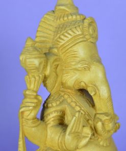 Ganesha van licht hout