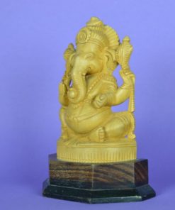 Ganesha van licht hout