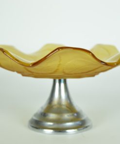 Amberkleurige schaal met floraal decor op zilverkleurige voet - Glas