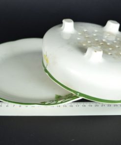 Fruittest met aardbeien en bloemen - aardewerk