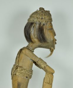 Hurkende man Afrikaanse beeld van hout