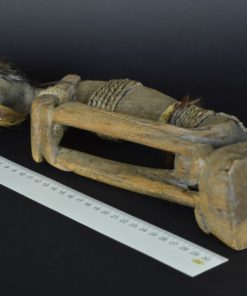 Hurkende man Afrikaanse beeld van hout