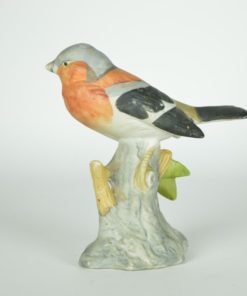Alternative view of Vink met oranje borst op een tak - porselein