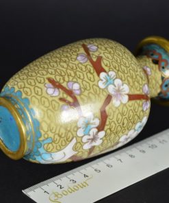 Cloisonné vaas met Japanse kersenbloesem