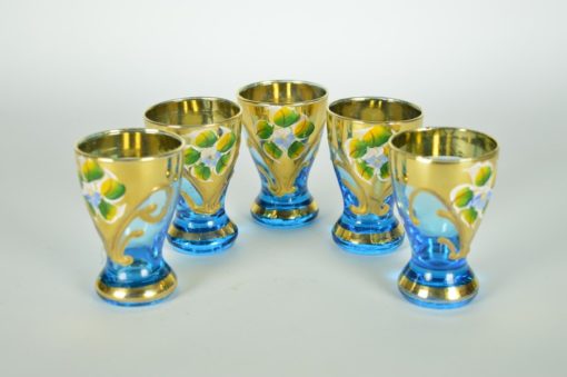 Borrelglaasjes of eierdopjes - beschilderd blauw glas met goud