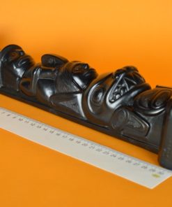 Totempaal Indianen Canada - zwart steen