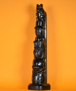 Totempaal Indianen Canada - zwart steen