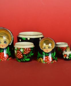 Matroesjka met aardbeien