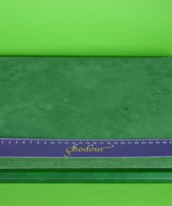 Schaakbord met schaakstukken - groen en blank hout