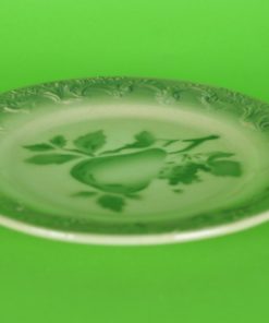 Bord met peer in groen - antiek keramiek